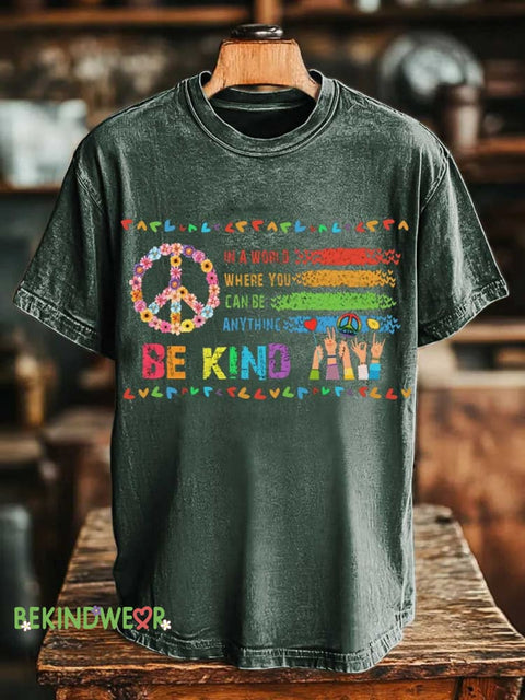 IN A WORLD WHERE YOU CAN BE ANYTHING BE KIND Peace Sign T-shirt Green / S